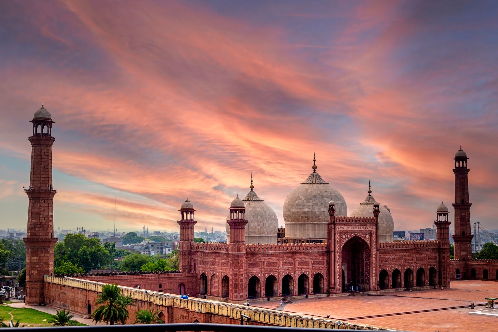 Badshahi Mosque in Lahore at sunset